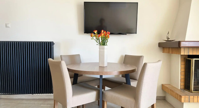 Penthouse Apartment & Studio near Glyfada, 预订 公寓 格利法达 雅典