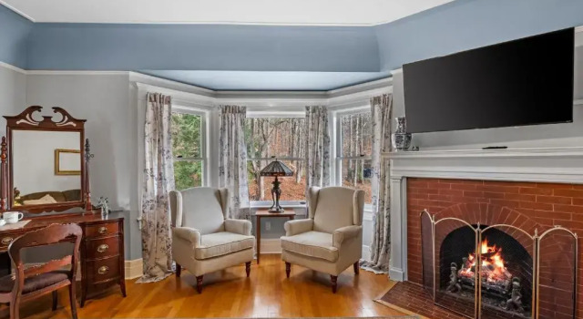 Suite The Hartness House