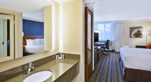 Двухместный люкс Fairfield by Marriott Inn & Suites Herndon Reston