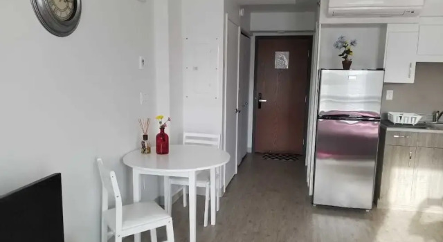 Cozy Apartment, Забронировать Апартаменты/квартира Монреаль провинция Квебек, рядом с Museum of Contemporary Art