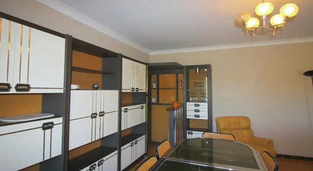Lush Holiday Home in Cereste With Private Swimming Pool, Rezervasyon Otel Cereste Route de la Lavande