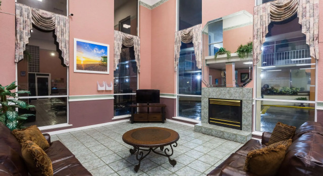 Days Inn & Suites by Wyndham Port Richey