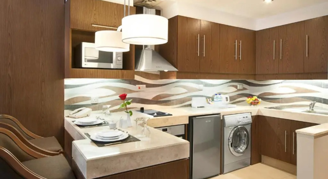 Люкс Premier Oaks Liwa Executive Suites