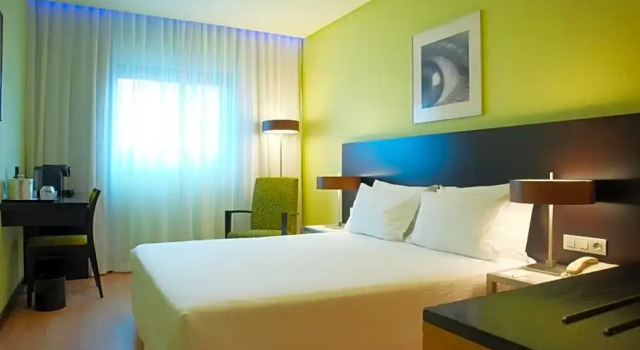 Номер Superior SANA Capitol Hotel