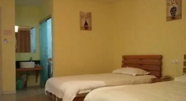 Трёхместный номер Standard Fengfeng Hotel