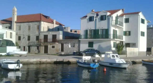 Апартаменты с видом на море Apartment Sara