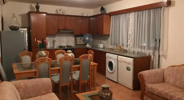 Коттедж Pomos Small Sunny House