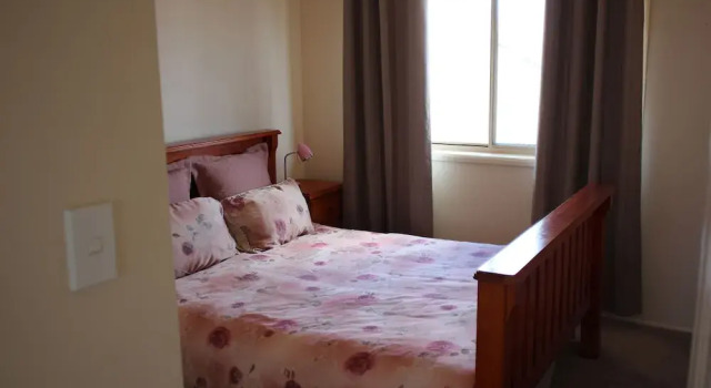 Beulah's Beach House at Stockton, Забронировать Отель Стоктон Новый Южный Уэльс