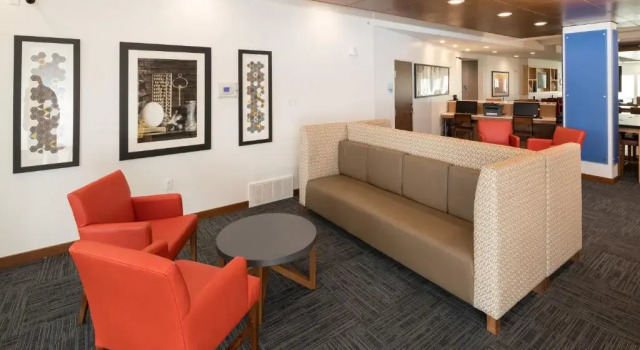 Номер Standard Holiday Inn Express & Suites - Gaylord by IHG