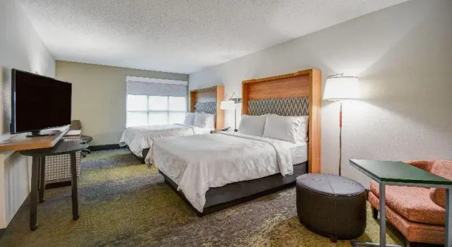 Четырёхместный номер Standard Holiday Inn Allentown-Bethlehem by IHG