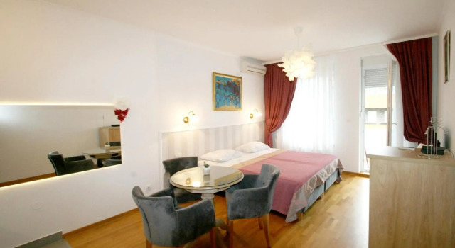 Apartment Moonstone 1, Buchen Sie Ferienwohnung Belgrad Zentralserbien