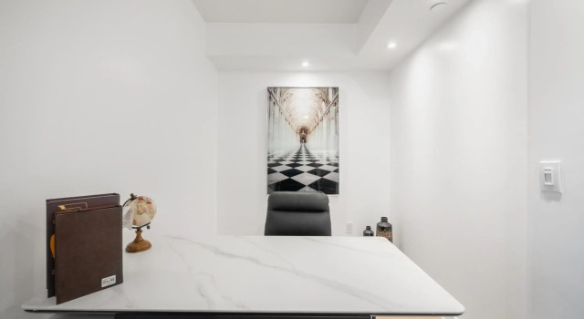 Sleek 1BR + office Condo - CN Tower/Skyline view, Varaa Hotelli Toronto 