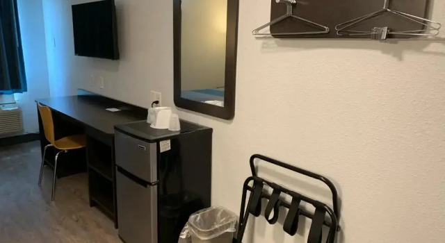 Четырёхместный номер Deluxe Motel 6-Fort Wayne, IN