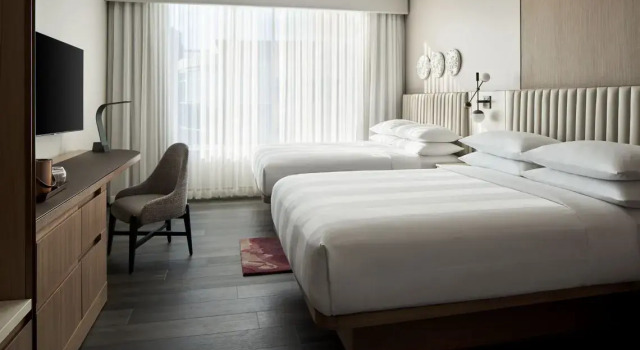 Четырёхместный номер Standard Marriott Bethesda Downtown at Marriott HQ