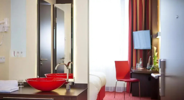 Четырёхместный семейный номер Standard PLAZA Premium Berlin Kurfürstendamm