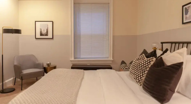 Domio I Old City I Chic 1 BR Apt Near Liberty Bell, Забронировать Отель Отели Филадельфии 3 звезды, рядом с Дом Бетси Росс, 3*