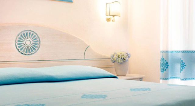 HOTIDAY Room Collection - Baja Sardinia, Забронировать Отель Отели Изумрудного берега с завтраком, Завтраки