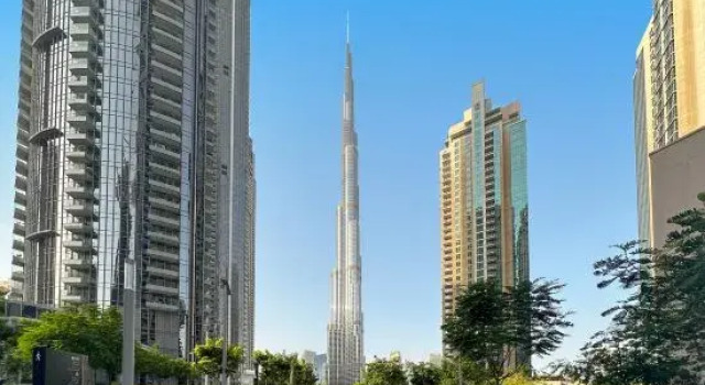 bnbme | Luxury Apt | Pool w/ Burj Khalifa Views, Забронировать Отель Дубай Эмират Дубай, рядом с Дубайский аквариум