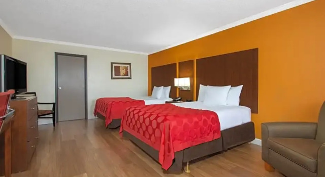 Номер Executive Ramada by Wyndham Tampa Westshore Airport South