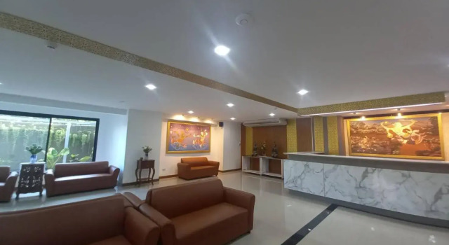 Buri Hotel and Hostel