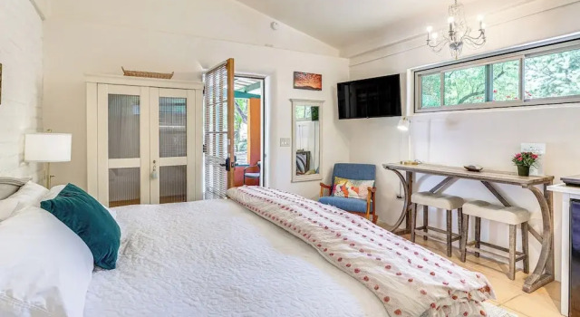 Casa Paloma Studio: Artsy & Airy w/ Hot Tub Access, Réserver Appartement Patagonia Arizona