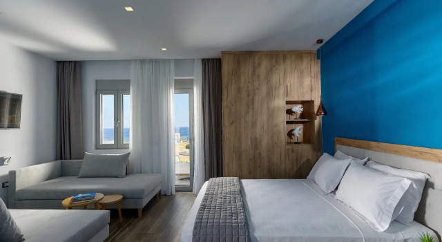 Семейный люкс с видом на море Theasea Stylish Residences