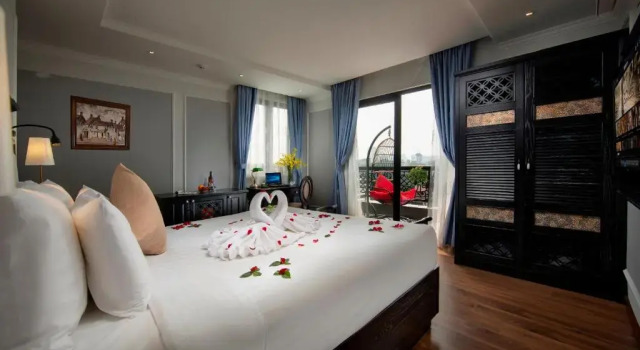 Полулюкс с балконом Hanoi Media Hotel & Spa