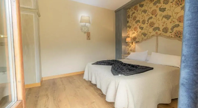 Полулюкс HOSTAL RIO ARA BELLOSTA by Vivere Stays