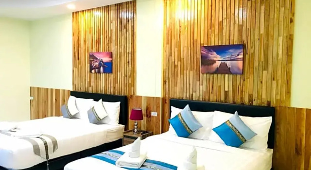 kinjo park pool view delux2 (double bed), Забронировать Отель Отели Южного Таиланда с парковкой, Парковка