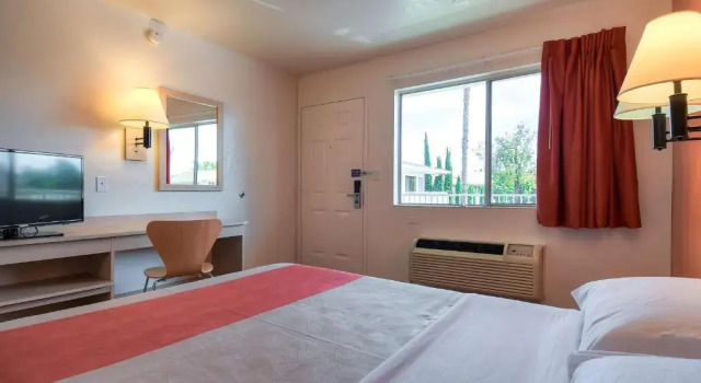 Двухместный номер Motel 6-Stanton, CA- Anaheim West