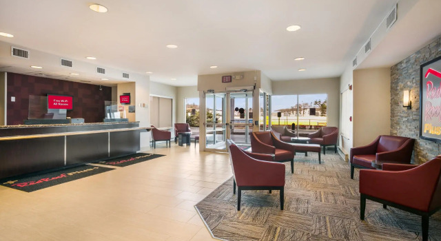 Red Roof Inn Boston - Logan, Varaa Hotelli Hotellit New England uima-altaalla, Uima-allas
