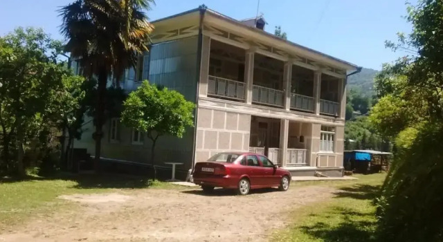 Guest House With Garden, Book Guesthouse Makhinjauri 