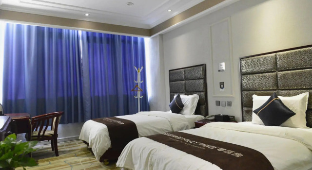 Holiday Inn Hebi Xianhe Lake (Qibin Avenue Municipal Government Branch), Rezervovat Hotel Hebi Henan