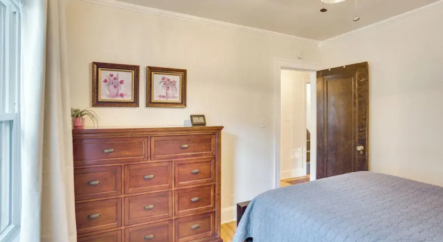 5 Mi to Mall of America: South Minneapolis Home, Varaa Lomakoti Hotellit Minnesota pysäköinnillä, Pysäköinti
