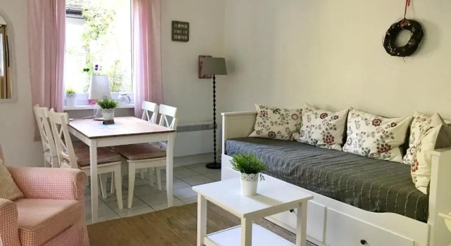Bungalow 68 am Waldrand, Забронировать Отель Глове Рюген, рядом с Hauptstrand Glowe