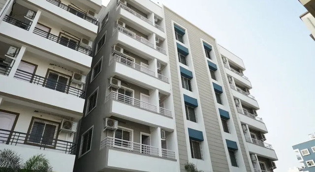 OYO 28029 Living Luxurious Studio Rooms, Забронировать Отель Отели штата Махараштры 3 звезды, 3*