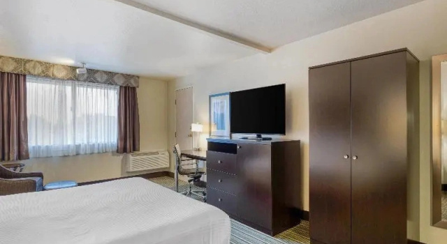 Четырёхместный люкс Цокольный этаж Best Western Alderwood