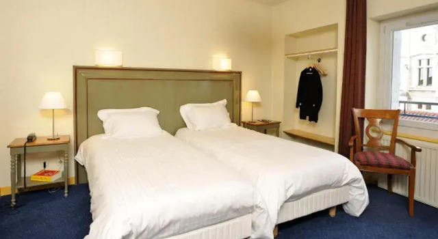 Hostellerie du Forez, Reservar Hotel Hotéis em Paris com estacionamento, Estacionamento