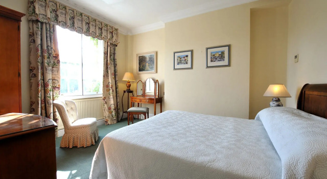 French Horn Hotel, Забронировать Отель Отели Англии с завтраком, Завтраки
