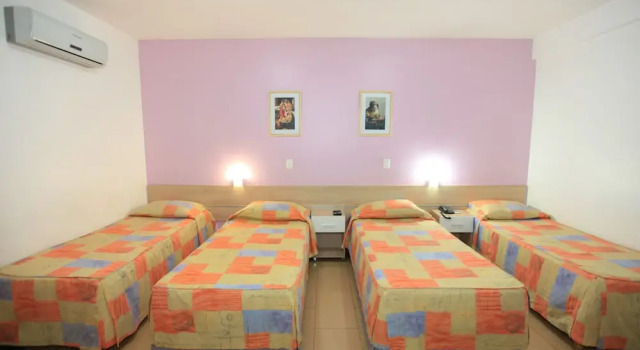 Четырёхместный номер Executive Hotel Oly Plaza