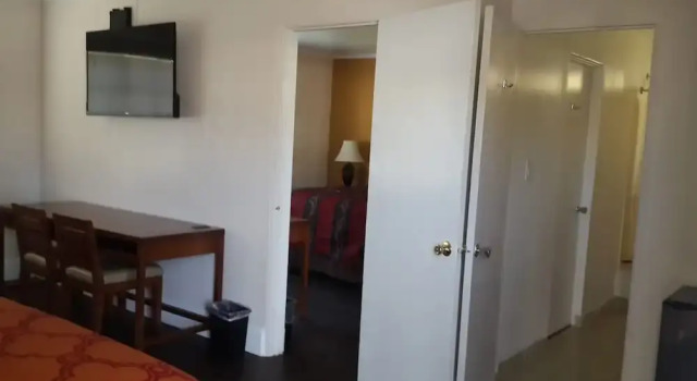 Семейный люкс American Regency Inn