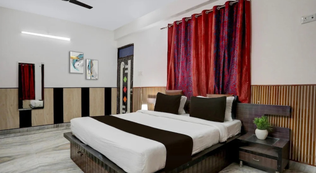 Deluxe Pushp Vatika