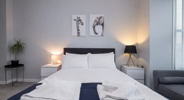 1 & 2 Bed Near Brighton Beach By Opulent, Забронировать Отель Брайтон-энд-Хов 