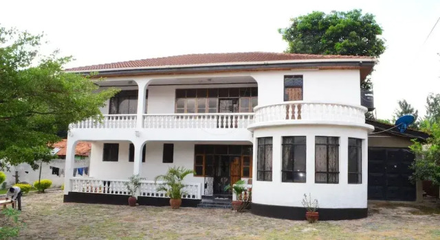 Campers and Backpakers Hostel, Rezervasyon Pansiyon / Hostel Arusha Tanzanya