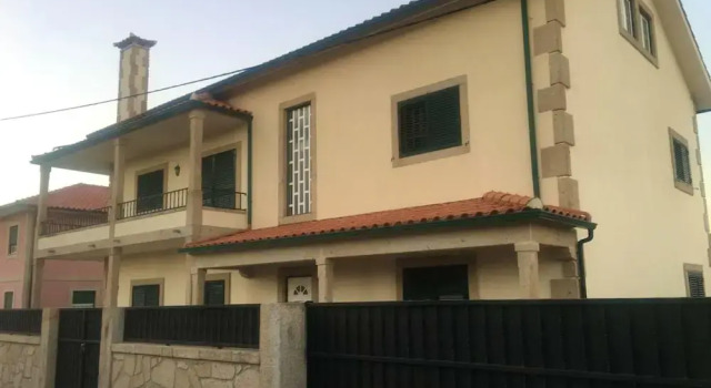 House With 8 Bedrooms in Ponte de Lima, With Wonderful Mountain View, Terrace and Wifi