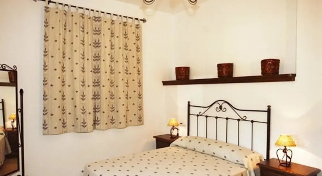 House With 5 Bedrooms in Carcabuey, With Wonderful Mountain View, Priv, Varaa Hotelli Carcabuey Madrid