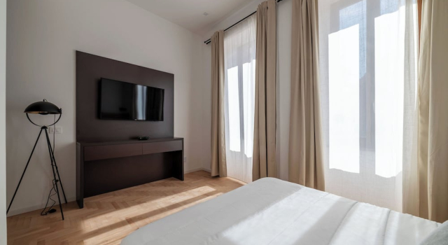 JOIVY Comfort Stays near the Colosseum, Prenota Hotel Roma Lazio