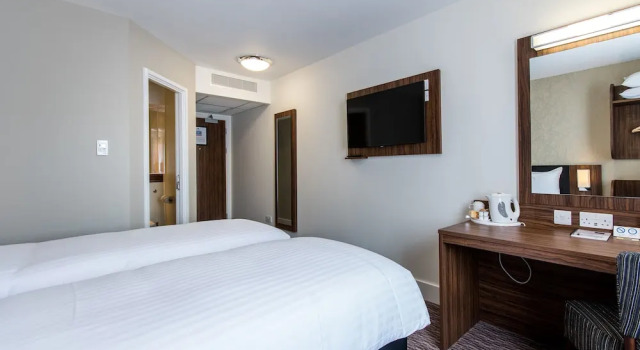 Spread Eagle, Gailey by Marston's Inns, Забронировать Гостевой дом Отели Англии с завтраком, Завтраки