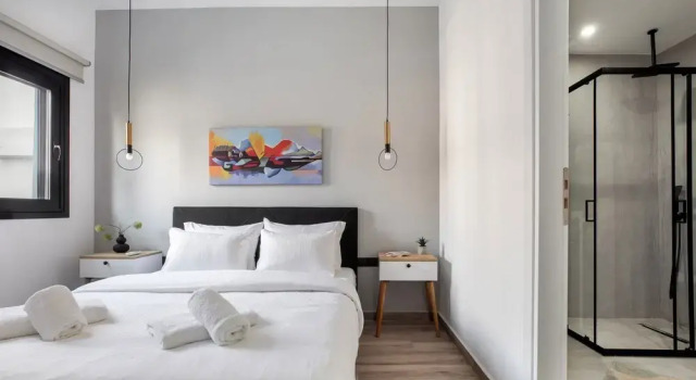 Номер Deluxe Sway - Chic 1-BR Apt & Balcony in Athens