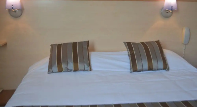 Люкс с 2 комнатами The Originals Access, Hôtel Le Beaulieu